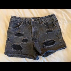 Women’s high waisted button short